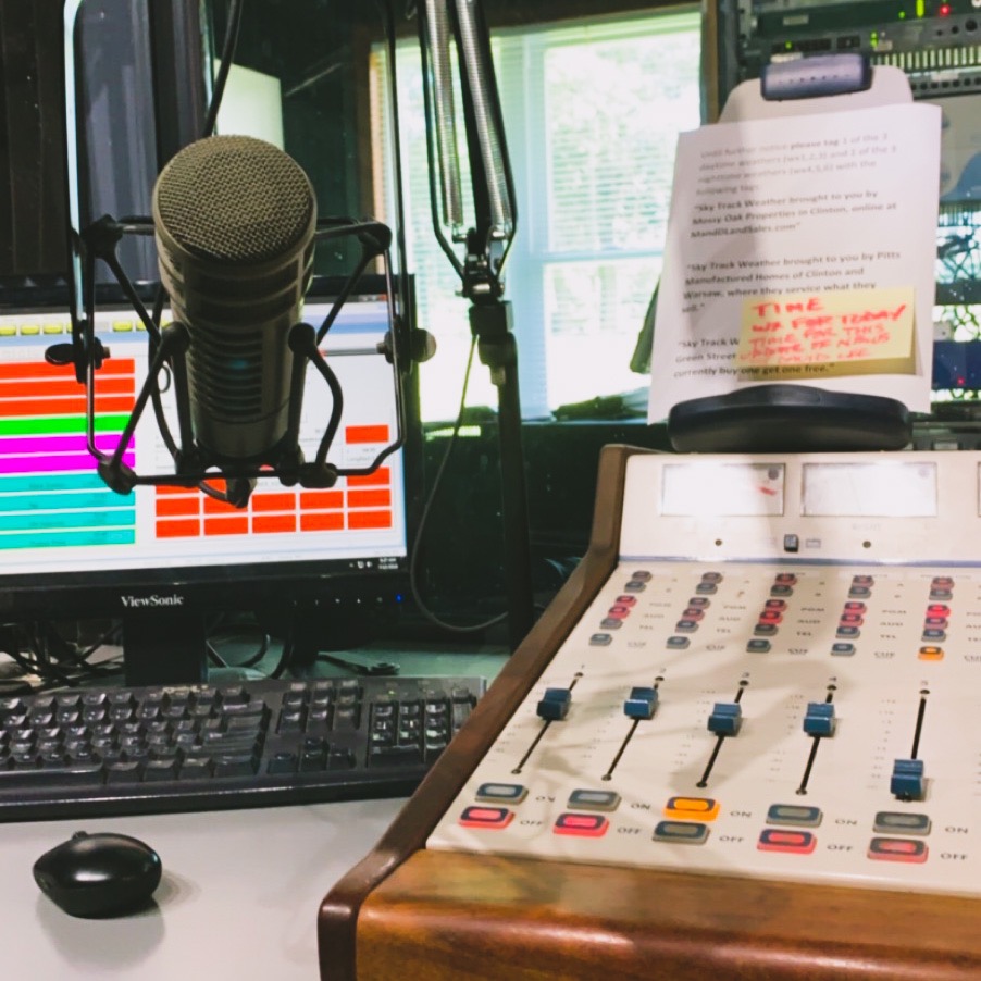 Meg takes on ‘Mornings in the Stix’ at 95.3 KDKD